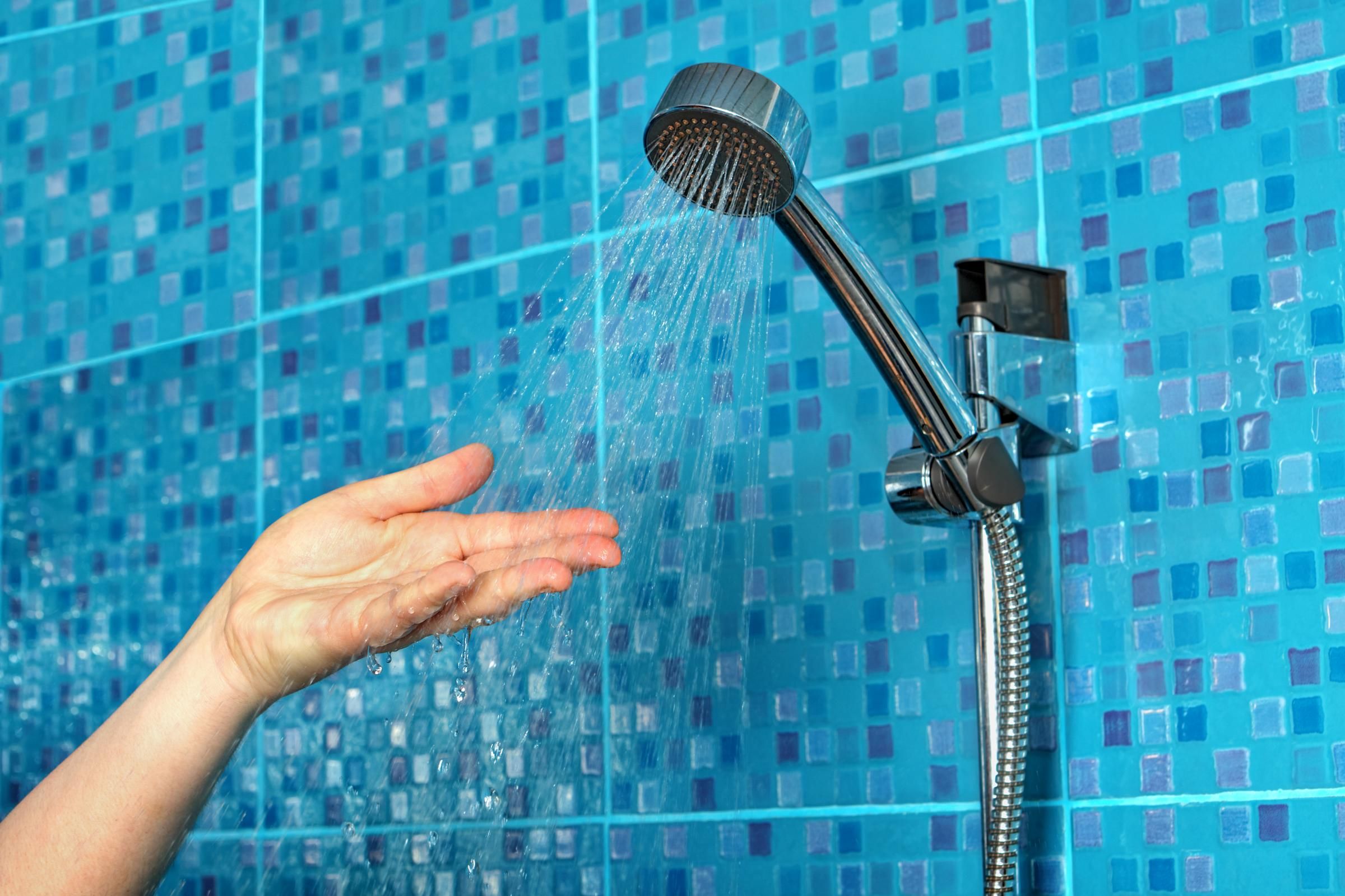 Is Your Shower Base Leaking? Three Major Mistakes You Must Avoid post thumbnail image