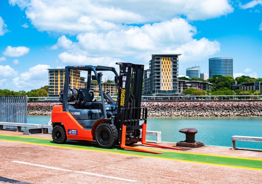 How are Forklifts Revolutionizing the Warehouse Operations?