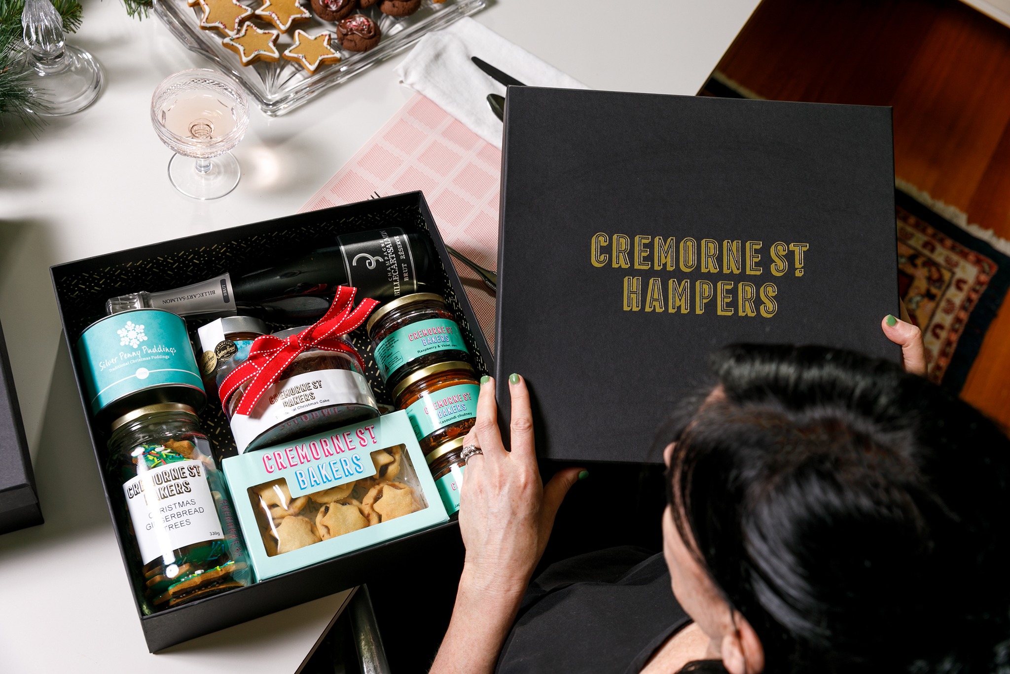 Gifts that Impress: Creating Lasting Memories with Gift Hampers post thumbnail image