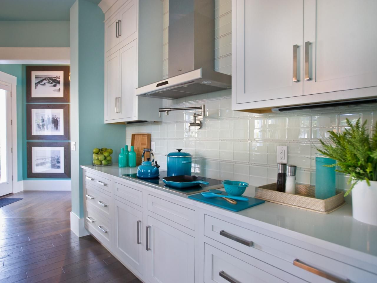 6 Creative Ways to Spice Up Your Kitchen with Subway Tiles post thumbnail image